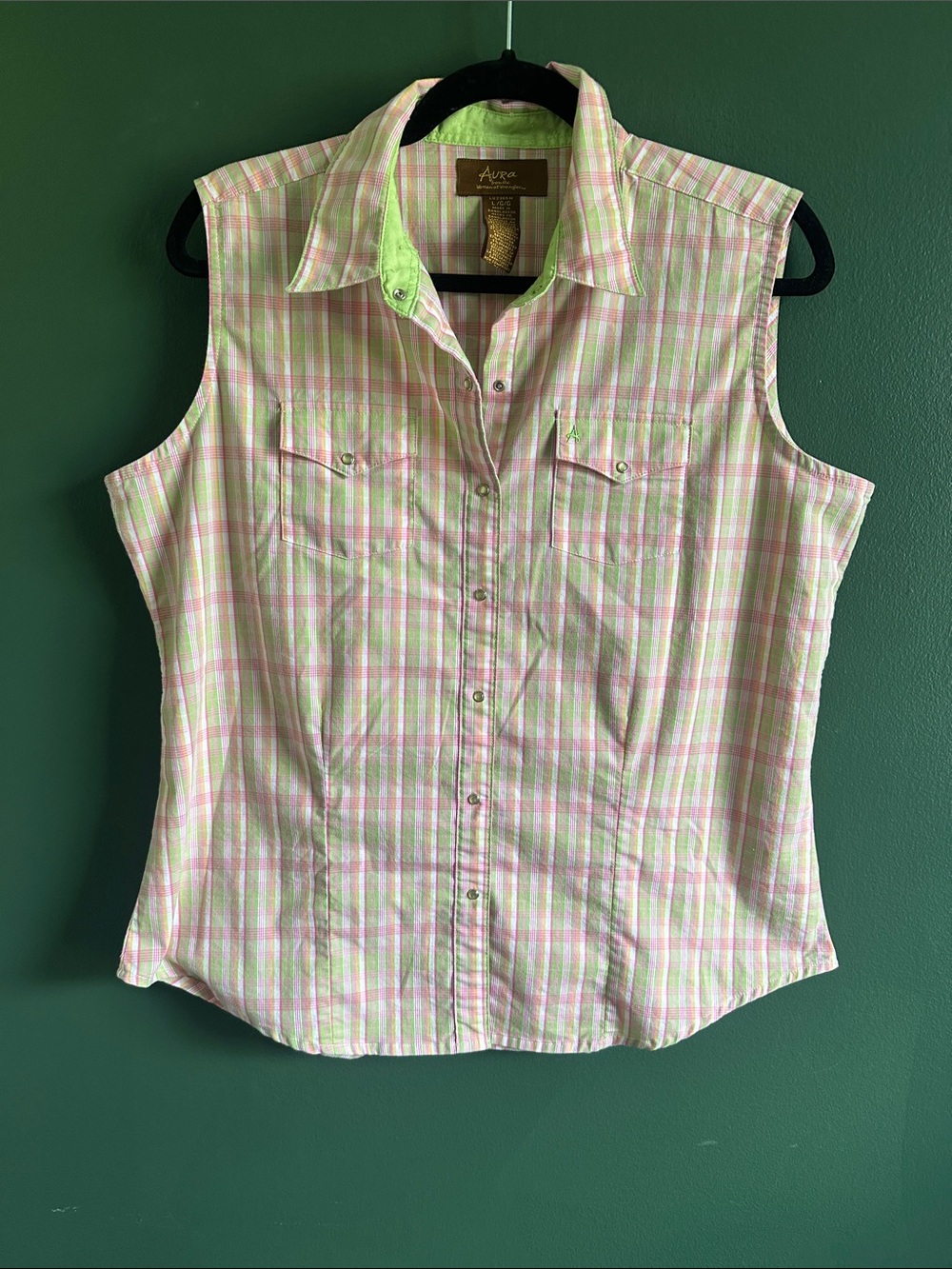 Wrangler Aura Sleeveless Plaid Button-Down Shirt in Pink & Light Green Size L